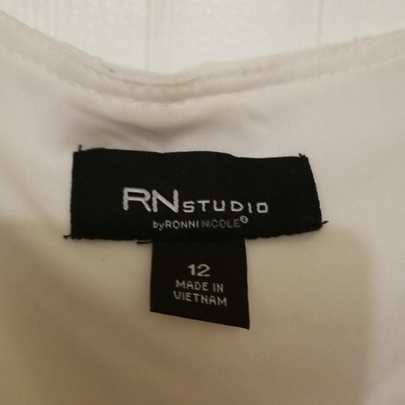 Dress - Picture 2 of 6